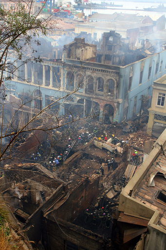 世界文化遺産バルパライソでのガス爆発、死者2人に - チリ