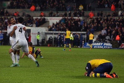 アーセナル、逆転負けでスウォンジーに5位明け渡す