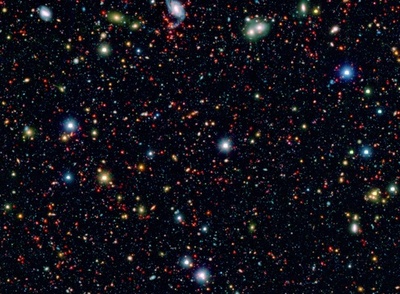 まるで宇宙の宝石箱、無数の銀河が輝く「COSMOSフィールド」