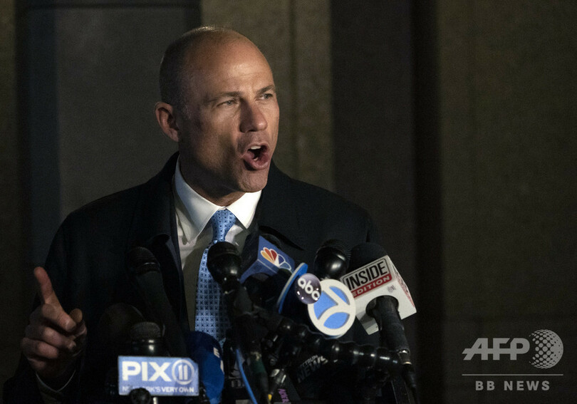 トランプ氏と不倫疑惑女優の元弁護士、ナイキへの恐喝容疑で逮捕 米NY