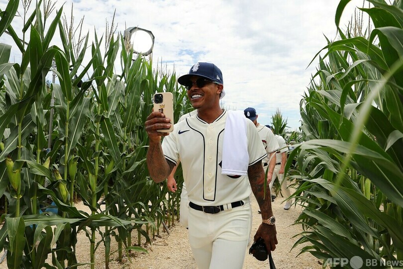 『フィールド・オブ・ドリームス』でMLB戦 カブス鈴木が活躍