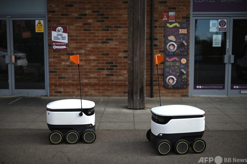 自律走行の宅配ロボット、ロンドン郊外で大活躍