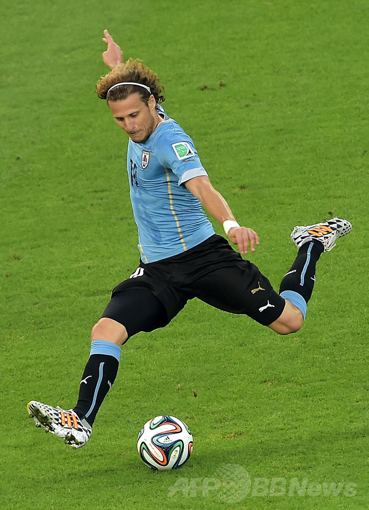 ロドリゲスが活躍みせたコロンビア、スアレス不在のウルグアイ撃破