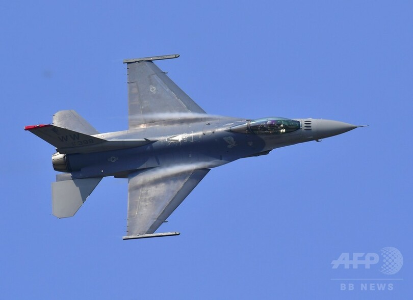 米軍のf16戦闘機 ラスベガス近郊で墜落 2日間で3件目の事故 写真1枚 国際ニュース Afpbb News