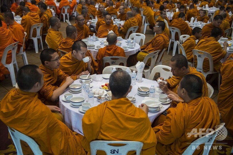 メタボに苦しむタイの僧侶、半数近くが肥満とのデータも