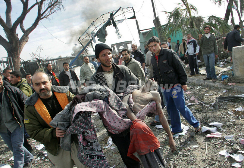 ガザ地区の大規模空爆、死者228人・負傷者700人