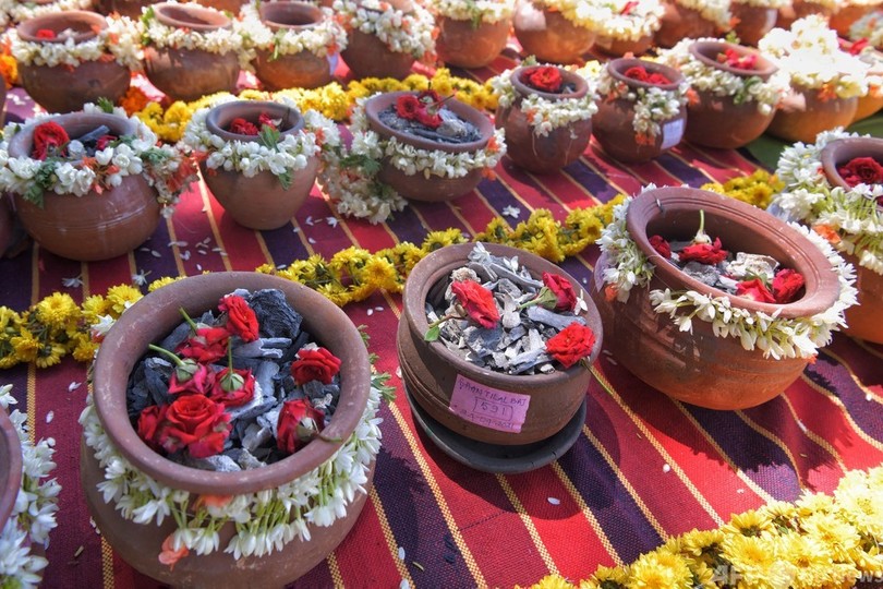 引き取り手のない遺骨が1200柱…コロナ死者の合同水葬 インド