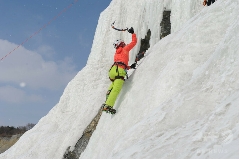 寒い季節をまだまだ楽しむ！ 長春で氷のロッククライミング大会