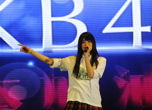 ジャッキー・チェンらがチャリティーライブ、AKBも登場 写真12枚 国際