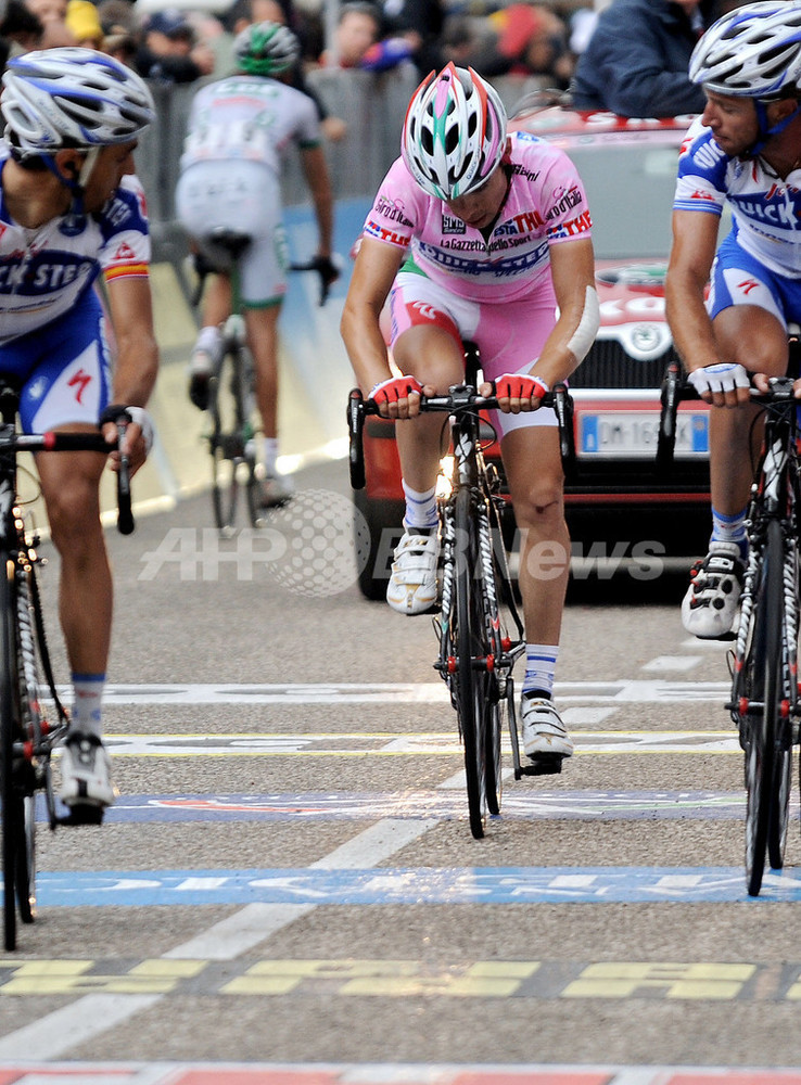 ヴィスコンティ 第14ステージで終え総合首位陥落 写真2枚 国際ニュース:AFPBB News