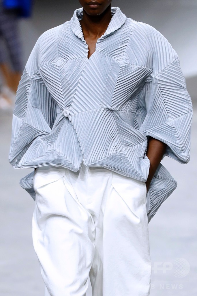 「イッセイ ミヤケ」17年春夏