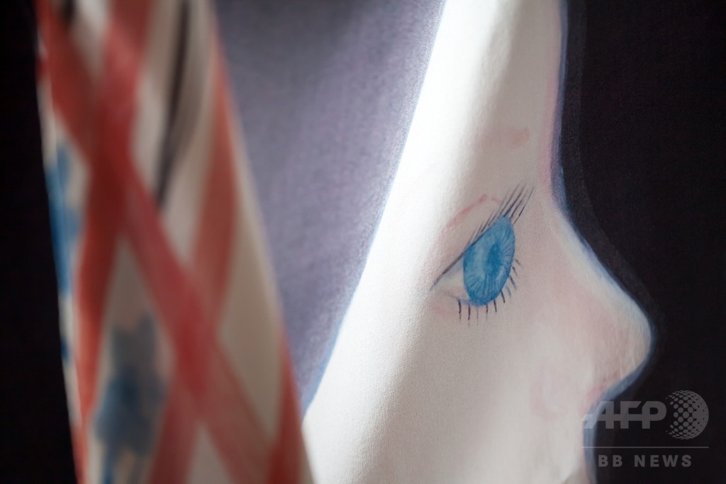 キギデザインの限定スカーフ、白金「アワ フェイバリット ショップ」で展示販売