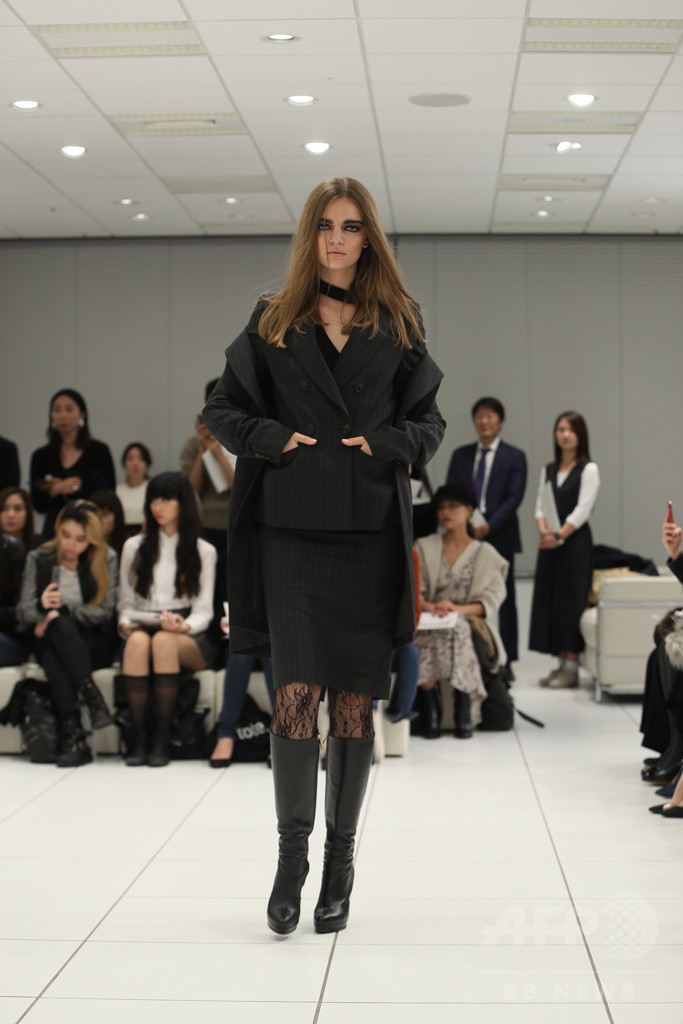 ユニクロの「カリーヌ･ロワトフェルド」コレクションに注目