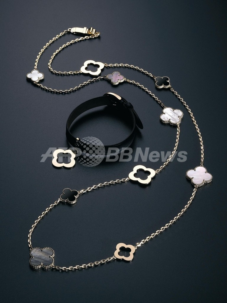 クロエとヴァン クリーフ＆アーペルがコラボ、バッグやアクセサリーのコレクションが先行発売