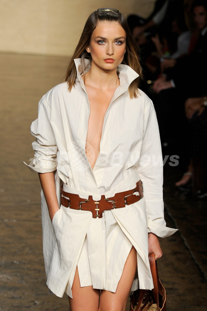 ＜14年春夏NYコレクション＞ダナ キャラン ニューヨーク