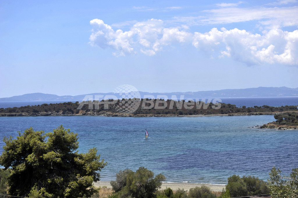 ギリシャの無人島、13億円で買いませんか？不況で競売に