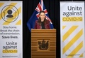 ニュージーランドの首都ウェリントンで記者会見するジャシンダ・アーダーン首相（2020年4月27日撮影）。(c)Mark Mitchell / POOL / AFP