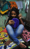 インド・ムンバイ（Mumbai）で、身支度をする「Young Women To Watch（注目すべき若き女性たち）」に選ばれたシュウェタ・カッティ（Shweta Katti）さん（2013年7月27日撮影）。(c)AFP/INDRANIL MUKHERJEE