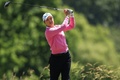 女子ゴルフ米国ツアーメジャー第2戦、全米女子オープン2日目。2番でティーショットを打つミンジ・リー（2024年5月31日撮影）。(c)Patrick Smith/Getty Images/AFP
