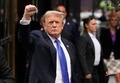 米ニューヨーク地裁で有罪評決を受けた後、トランプタワーに戻ったドナルド・トランプ前大統領（2024年5月30日撮影）。(c)TIMOTHY A. CLARY / AFP
