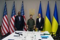 ウクライナの首都キーウで会談に臨むウォロディミル・ゼレンスキー大統領（中央）、米国のアントニー・ブリンケン国務長官（右）、ロイド・オースティン国防長官。米国防総省提供（2022年4月24日撮影）。(c)AFP PHOTO / US Department of Defense / Handout