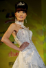 インドネシアのジャカルタ（Jakarta）で開催された08年度グランド・ウエディング・エキスポ（ Grand Wedding Expo）で披露されたファッションショー（2008年6月20日撮影）。(c)AFP/
Jewel SAMAD
