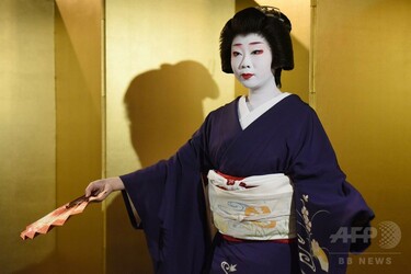 京都の芸舞妓、禁止のフライドポテト目当てに変装も 写真6枚 国際