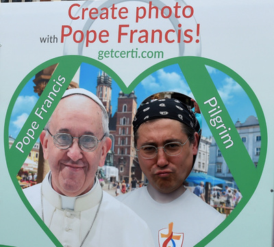 法王と「記念撮影」？ カトリック教会の祭典開幕へ ポーランド