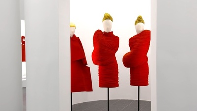 動画：メトロポリタン美術館で開催中、話題の川久保玲展