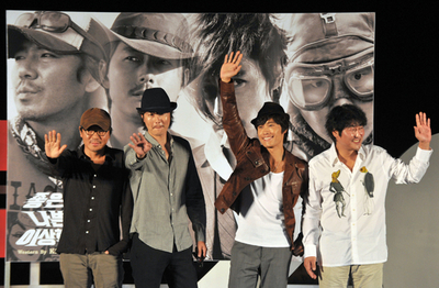韓国映画『いい奴、悪い奴、変な奴』の公開フォーラムに、イ・ビョンホンら出席