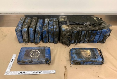 NZのビーチにコカイン漂着、末端価格で2億円相当