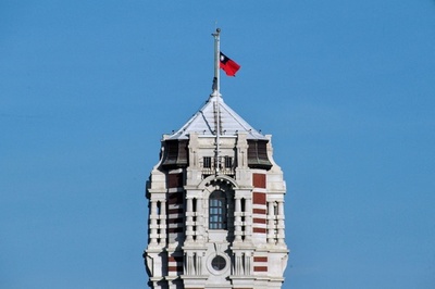 台湾でも安倍元首相追悼 総統府に半旗