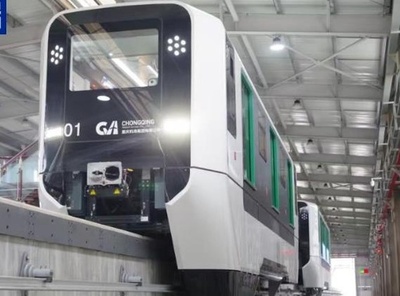 重慶の空港 跨座式モノレールがラインオフ 中国