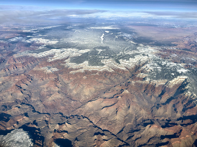 上空から堪能 グランドキャニオンの複雑な地形