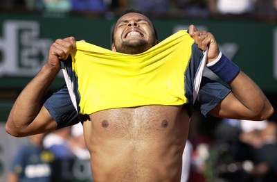 ツォンガ、フェデラーを退け準決勝へ 全仏オープン