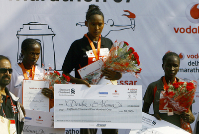 デリー・ハーフマラソン2007 Alemuが大会記録で女子の部を制す