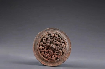 中国西安の古代遺跡から珍しい文化財が多数出土