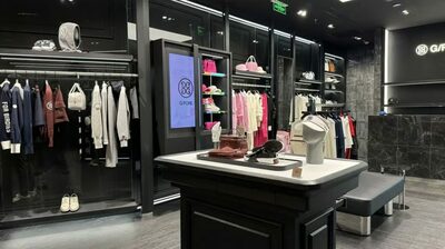 上海の「ブランド品聖地」に韓国ブランドの旗艦店…シャネルの隣に“K-ブランド”