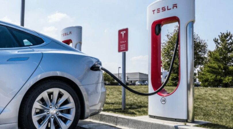 米国の急速充電施設スーパーチャージャー（写真=seanet）(c)KOREA WAVE