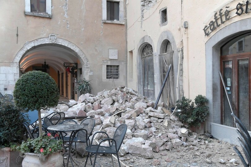 イタリア中部の連続地震 数百人が避難 写真10枚 国際ニュース Afpbb News