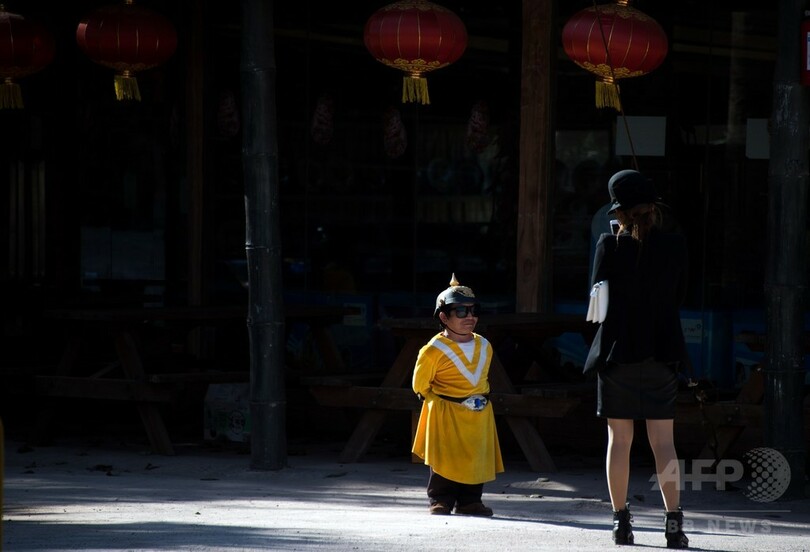 低身長の人々が熱演、中国「小矮人帝国」