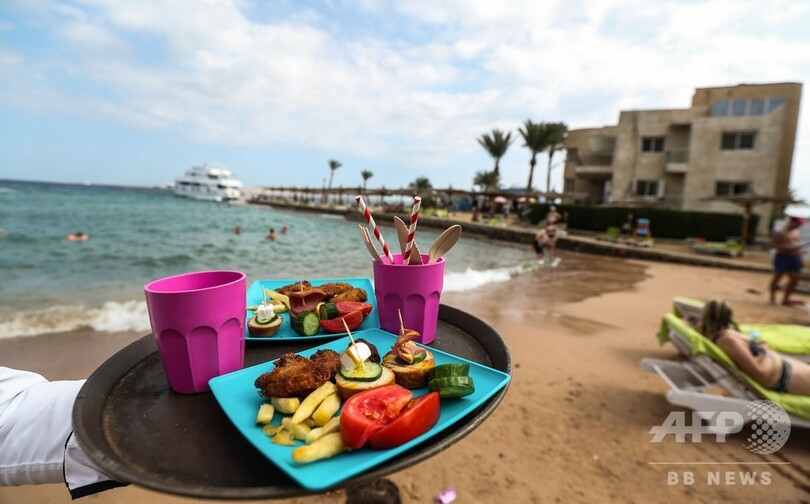 使い捨てプラ禁止と罰金、ごみ減に効果 エジプトのビーチリゾート