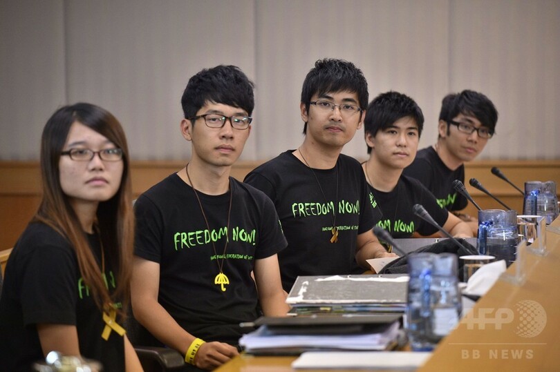 香港行政府と民主派デモのリーダーらが協議開始