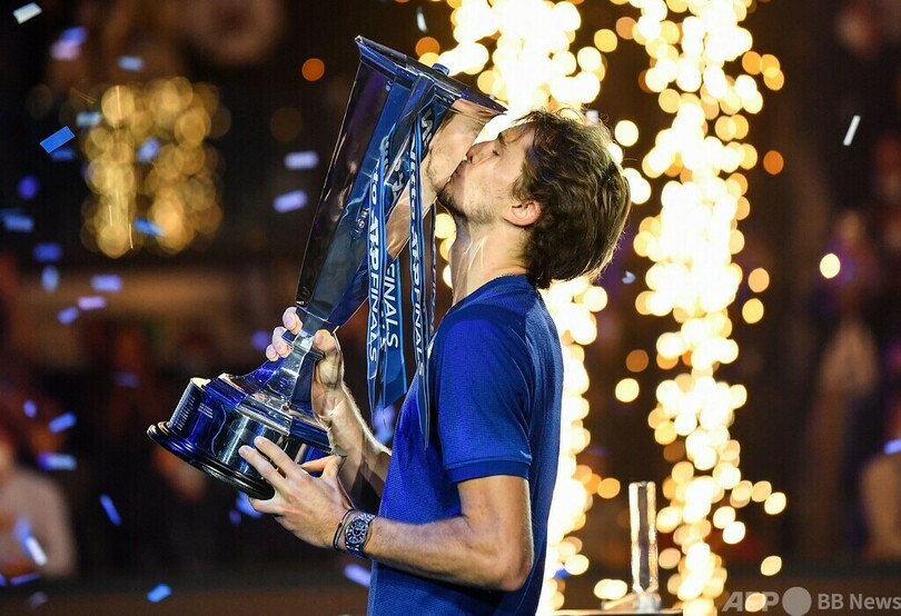 ズベレフ2度目のATPファイナルズ制覇 前年Vのメドベージェフ撃破