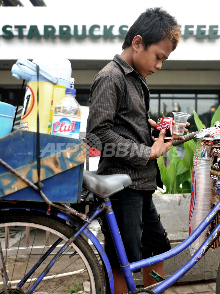庶民に人気の「スターバイクス」コーヒー、インドネシア