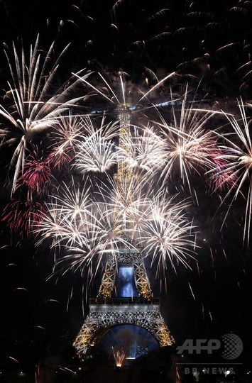 フランス革命記念日 花火でお祝い パリ 写真25枚 国際ニュース Afpbb News