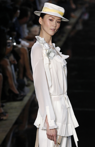 12年春夏パリコレクション＞ジョン・ガリアーノ 写真30枚 国際ニュース