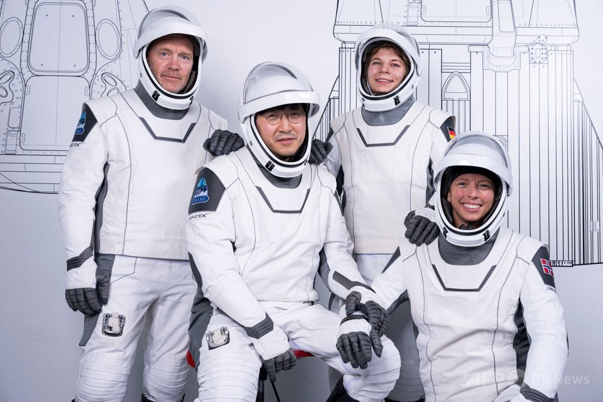 宇宙飛行スペースレンジャー スペースX、初の極軌道有人飛行に民間宇宙飛行士搭乗の宇宙船打ち上げ