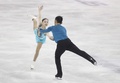 14-15フィギュアスケートグランプリ（GP）シリーズ第3戦、中国杯（ISU Grand Prix of Figure Skating Cup of China 2014）、ペア・フリースケーティング（FS）。演技に臨む于小雨（Yu Xiaoyu）/金揚（Jin Yang）組（2014年11月8日撮影）。(c)AFP