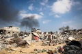 イスラエルによる攻撃で破壊されたパレスチナ自治区ガザ地区南部ハンユニス（2024年4月16日撮影）。(c)AFP